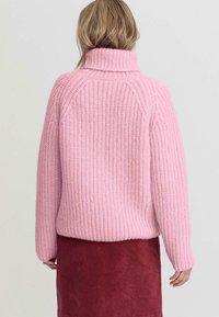 hessnatur Strickpullover - rosa