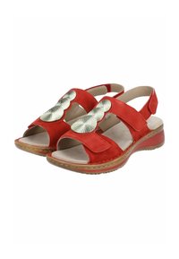 Sandali rossi con punta aperta, materiale in suede morbido, cinturini regolabili e dettagli metallici decorativi nella parte superiore. Suola imbottita per il comfort.