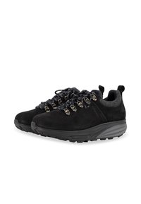 Bottes de randonnée en daim noir avec crochets de laçage en métal, tige texturée, col rembourré et semelle en caoutchouc pour adhérence et stabilité.