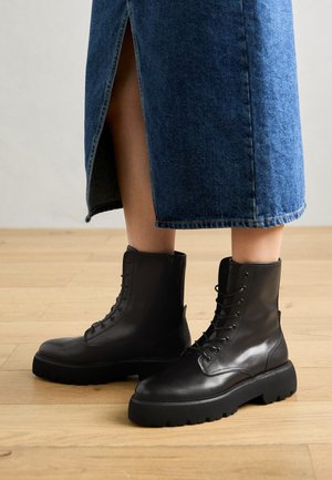 SURI - Enkellaarsjes met plateauzool - schwarz