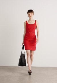 MARCIANO BY GUESS GWEN SLEEVELESS SHORT DRESS - Jerseykleid - samba red vibes