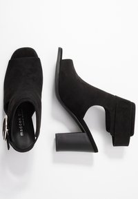 Madden Girl Kotníkové sandály  - black