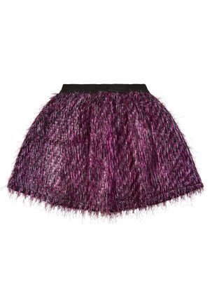 Mini-jupe texturée violette et noire avec un tissu brillant à franges et une ceinture élastique noire.