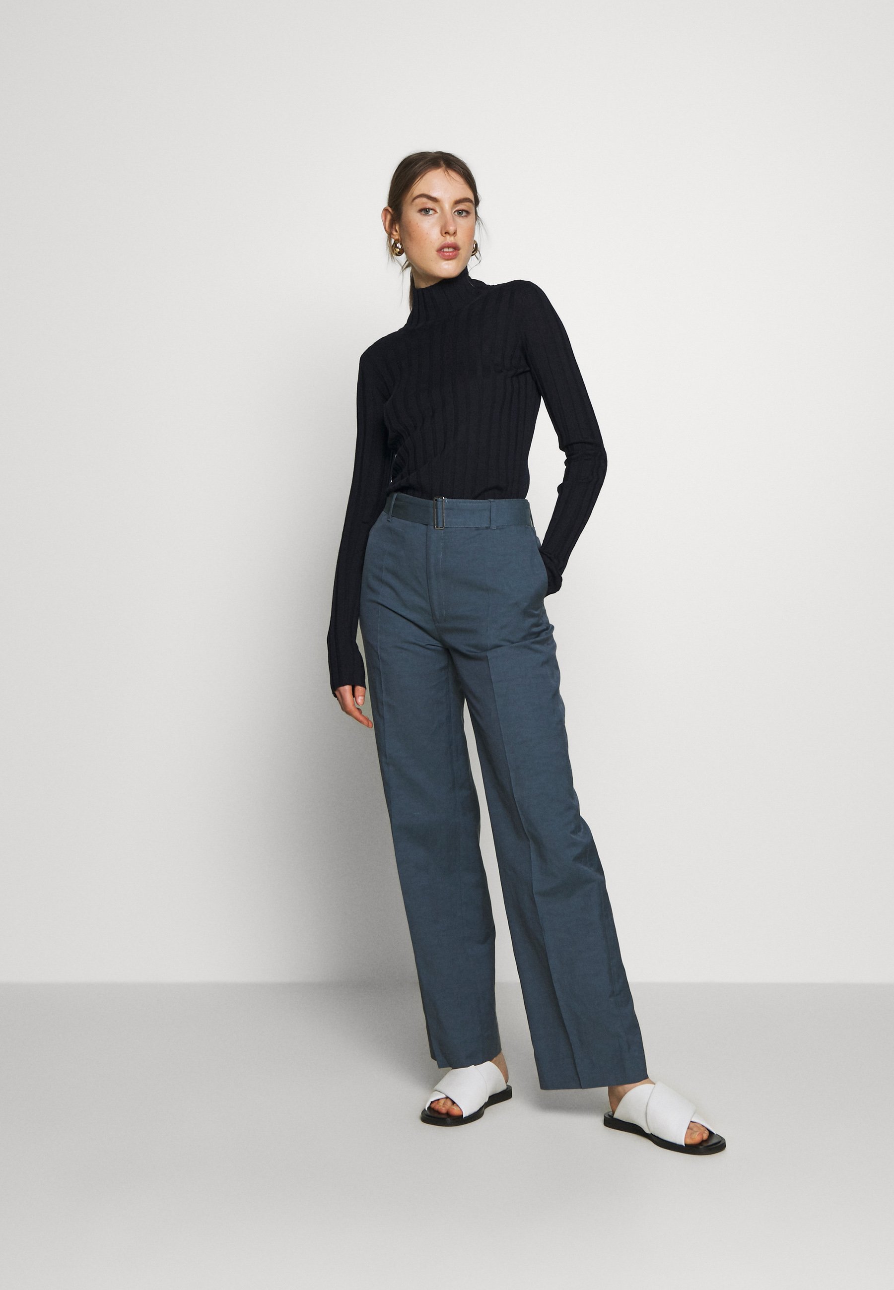 Filippa K WENDY TURTLENECK Strikkegenser navy Zalando.no Filippa K WENDY TURTLENECK - Strikkegenser - navy