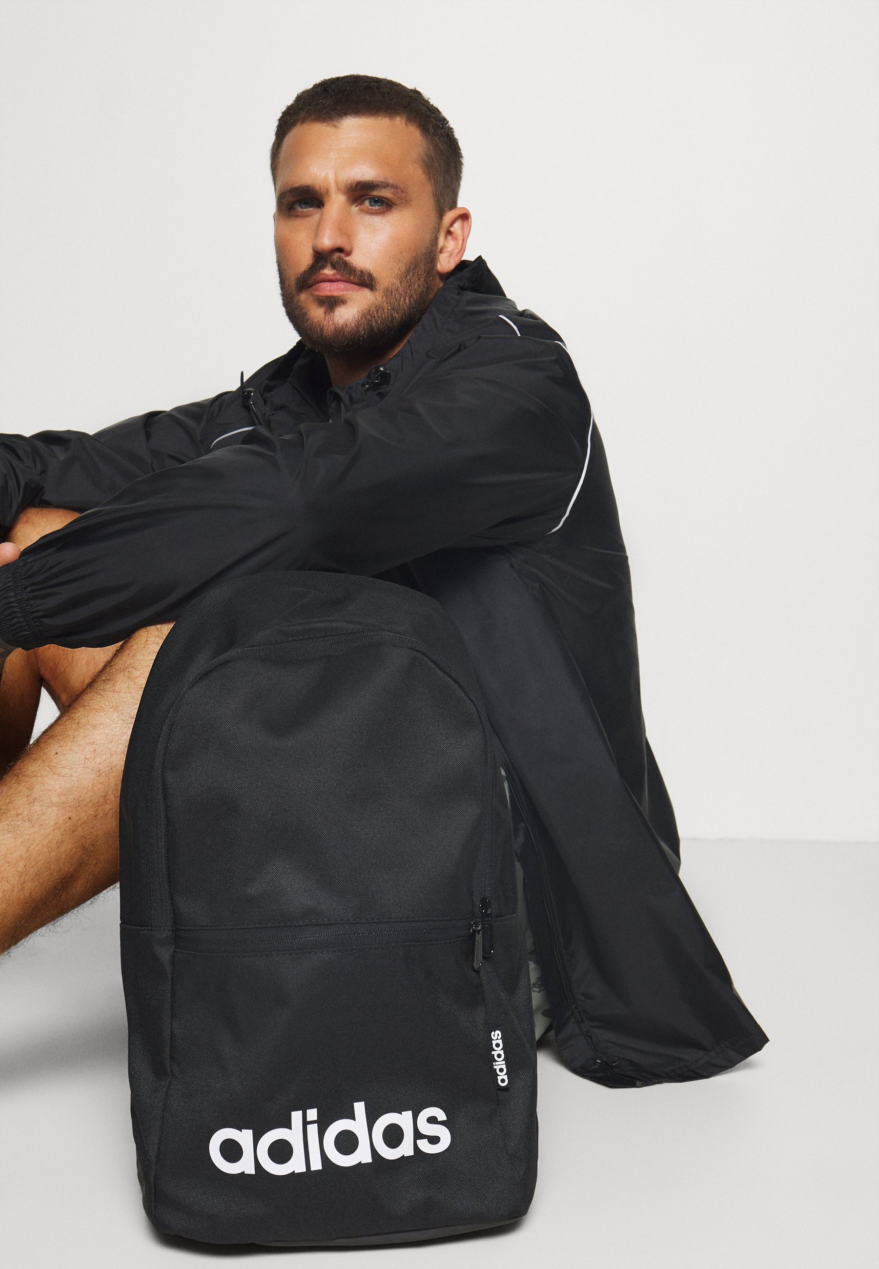 adidas Performance LINEAR CLASSIC FOUNDATION SPORTS BACKPACK adidas Performance LINEAR CLASSIC FOUNDATION SPORTS BACKPACK
