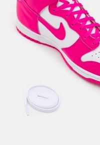 Nike Sportswear DUNK HIGH - Sapatilhas de cano alto - white/pink prime