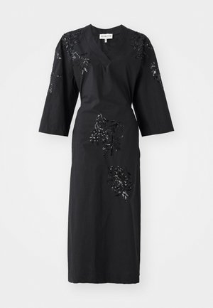 MUNTHE SYRUS - Juhlamekko - black