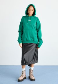 The North Face ESSENTIAL OVERSIZED HOODIE - Mikina - evergreen