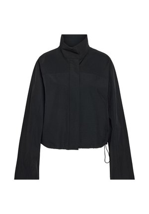 Μαύρο ελαφρύ μπουφάν με ψηλό γιακά, μακριά μανίκια και κρυφό μπροστινό κούμπωμα, με ελαφρώς cropped εφαρμογή.