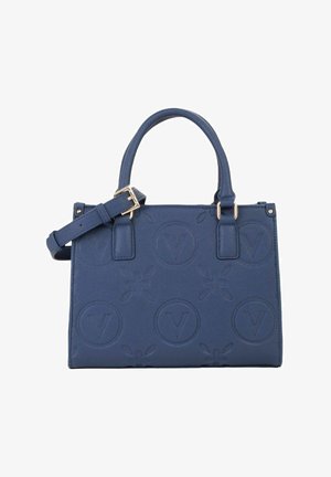 Sac à main en cuir bleu avec des motifs de logo circulaires embossés et des accents floraux. Munie de deux poignées supérieures et d'une bandoulière amovible.