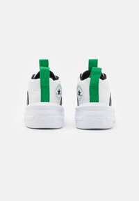 Converse CHUCK TAYLOR ALL STAR ULTRA HOME TEAM UNISEX - Trainers - white/black/green