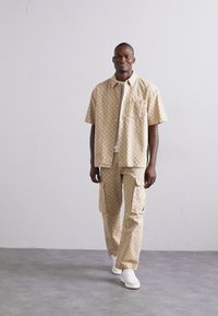 Ksubi BOX FUGITIVE PANT - Relaxed fit jeans - tan