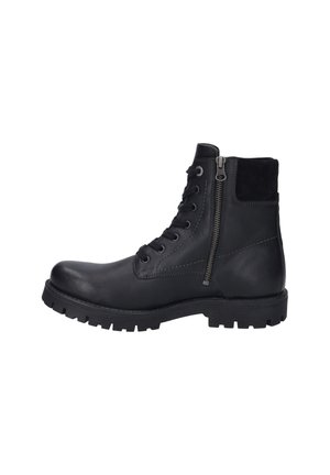Botas de tobillo negras hechas de cuero con un acabado suave. Cuentan con cordones y un cierre lateral de cremallera, además de una suela de goma texturizada.