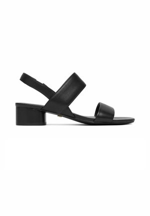 Schwarzer Ledersandalette mit niedrigem Blockabsatz, breiten Riemen über den Zehen und um den Knöchel, offenem Fersen- und Zehendesign.