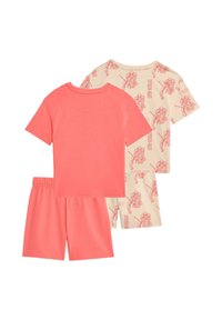 Set van kinderpajama's bestaande uit een effen koraal kleurige top en een beige top met een rode Spider-Man graphic, gecombineerd met koraalkleurige shorts.
