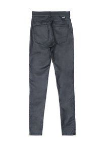 Jeans skinny neri in denim, con cinque tasche, passanti per cintura e una finitura liscia e opaca. Presenta un'etichetta con logo sul retro della vita.