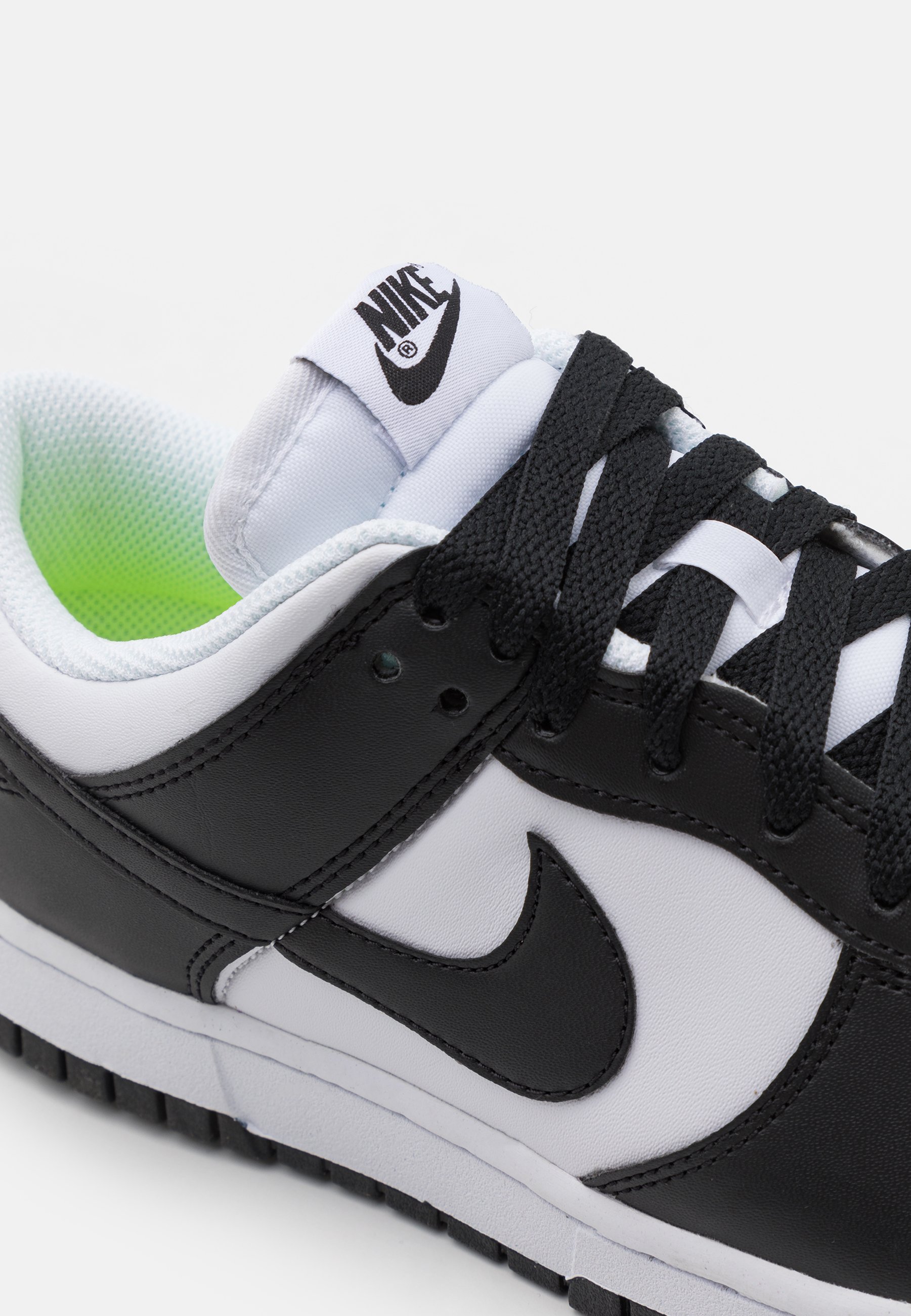 Nike Sportswear DUNK LOW NEXT NATURE - Sneakers laag - white/black/wit -  Zalando.nl