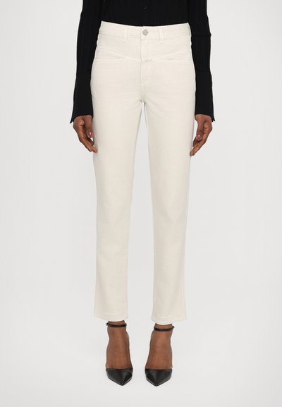 Witte denim jeans met een rechte pijpdesign. Kenmerkt zich door een hoge taille, subtiele stikdetails en een klassieke knoopsluiting.