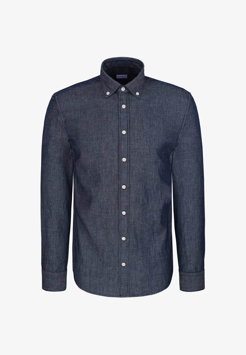 Chemise bleu foncé à manches longues avec boutons et col boutonné, boutons blancs, présentée sur un fond blanc uni.