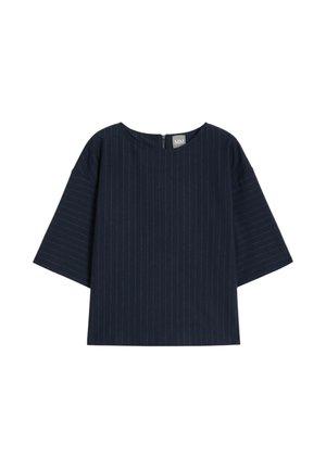 Blusa blu navy a maniche corte con righe verticali, collo tondo e chiusura con zip sul retro, realizzata in un tessuto liscio.