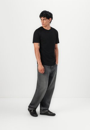 3 PACK BASIC CURVED HEM - Basic póló - true black