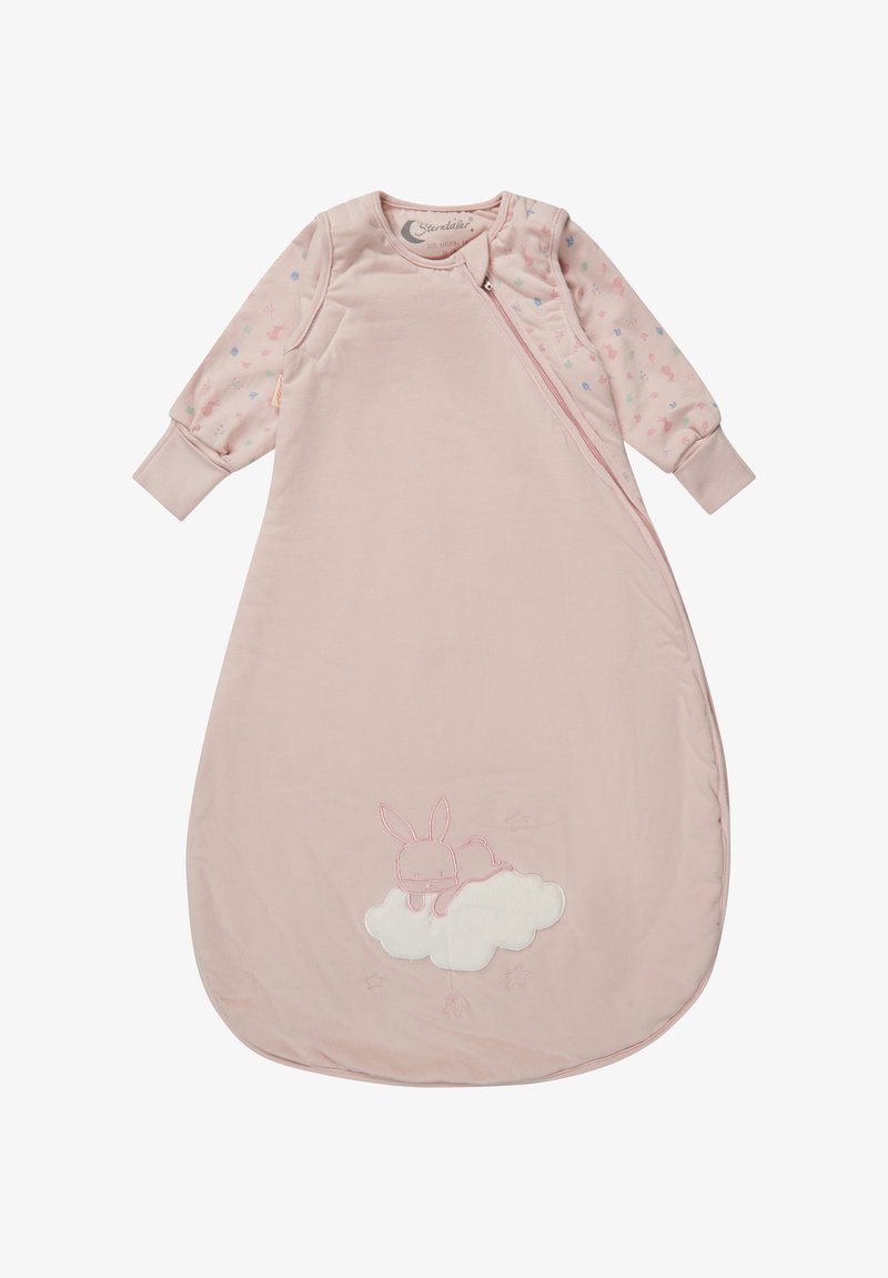 Rosa Schlafsack mit langen gemusterten Ärmeln, auf dem ein Hase auf einer Wolke sitzt. Aus weichem Stoff mit Reißverschluss und gewelltem Boden gefertigt.