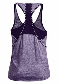 Lila sportlinne med nätpanel baktill, racerback-design och "Under Armour"-märke i kontrasterande vitt längs banden.