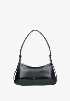 Czarna skórzana torebka o zaokrąglonym kształcie, ze złotymi akcentami, pojedynczym regulowanym paskiem; posiada zamek błyskawiczny i logo.