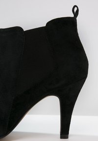 Pier One Botines de tacón - black