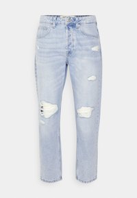 Svetlo modri jeans iz denima z dostopnimi podrobnostmi, ki vsebujejo raztrganine na kolenih, ravno krojenje nog in klasično zasnovo s petimi žepi.