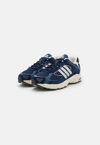 adidas Originals RESPONSE CL UNISEX - Sportcipő - night indigo/cloud white/tech indigo