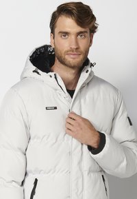 Koroshi PADDED - Winterjacke - blanco white