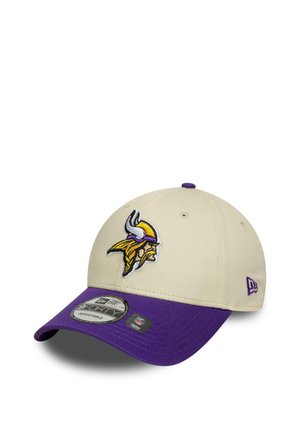 Cappello crema con visiera viola, caratterizzato da un logo ricamato di un vichingo in giallo e viola. Cinturino posteriore regolabile. Stile 9FORTY.