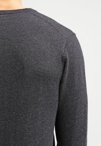 GANT Strickpullover - mottled dark grey