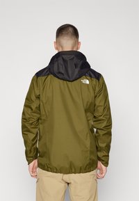 The North Face M QUEST ZIP-IN JACKET - EU - Lauko striukė - forest olive/black