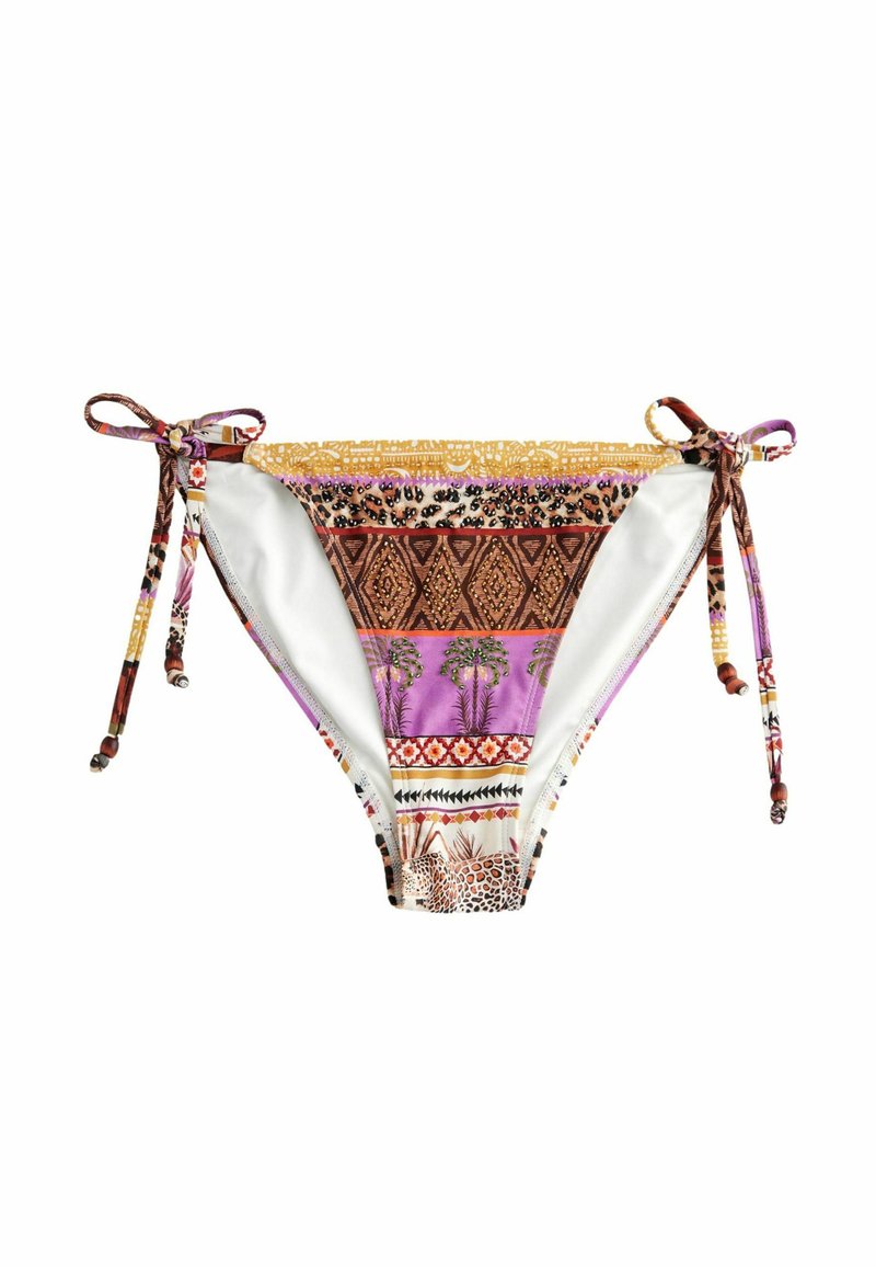 Făcut dintr-un material texturat, bikini cu modele multiple în nuanțe de violet, brun și auriu, are un căptușel alb și șnururi ajustabile pe laterale.