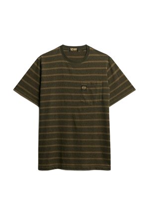 Zielona, w prążki, krótki rękaw koszulka z bawełny. Posiada przednią kieszeń z małą naszywką z logo. Design z okrągłym dekoltem. Miękka faktura.