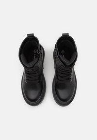 Tommy Hilfiger Šněrovací vysoké boty - black