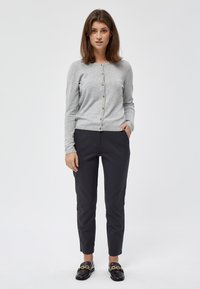 PEPPERCORN PCTANA - Vesta na kopčanje - light grey mel.