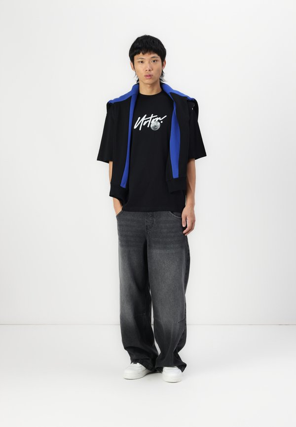 ADAPTIVE JEANS UNISEX - Loose Jeans2