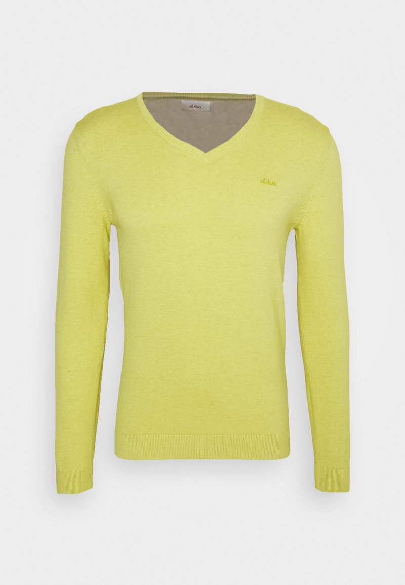 Pull jaune à manches longues avec col en V, poignets et ourlet côtelés, présenté sur un fond blanc uni.