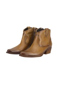 Botas de tobillo de cuero marrón con punta afilada, costuras decorativas y cremallera lateral, con un tacón apilado y textura suave.