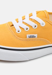 Vans AUTHENTIC - Baskets basses - golden glow