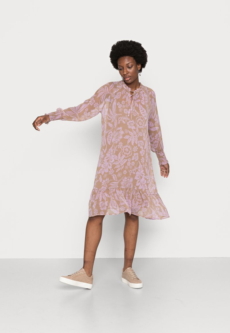 Damen Freizeitkleider | Esprit Collection CRINK Freizeitkleid taupe/braun - CB39077 Damen Freizeitkleider | Esprit Collection CRINK Freizeitkleid taupe/braun - CB39077