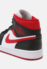 Jordan AIR JORDAN 1 MID - Visoke tenisice - white/gym red/black