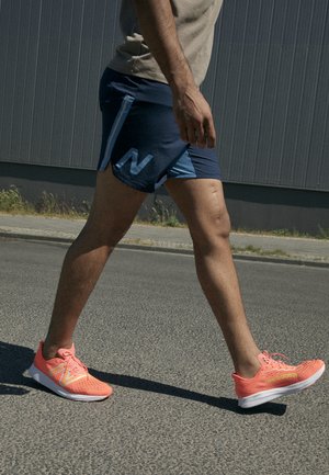 New Balance FUELCELL SUPERCOMP PACER - Zapatillas para caminar - neon dragonfly