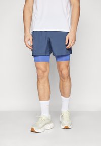 Under Armour - LAUNCH SHORTS 2-IN-1 - Sporta šorti - downpour gray Miniatūras attēls 1