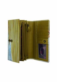 Groene faux leren portemonnee met meerdere kaartsleuven, een ritsvak voor munten en een doorzichtige ID-venster met bloemmotieven aan de binnenkant.