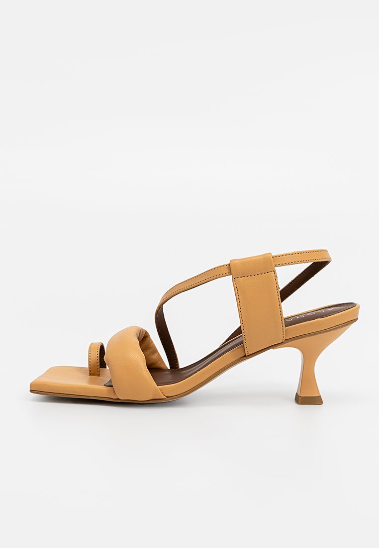 Sandalias de dedo