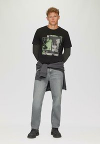 QS MIT FRONTDRUCK - T-shirt print - schwarz